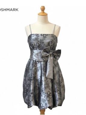 Gorgeous Spaghetti Strap  Floral Dress 2-4US